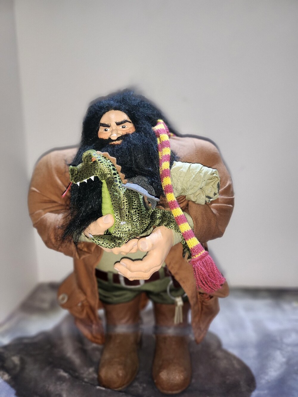 vintage 2000 Hallmark Rubeus Hagrid and Norbert the Dragon